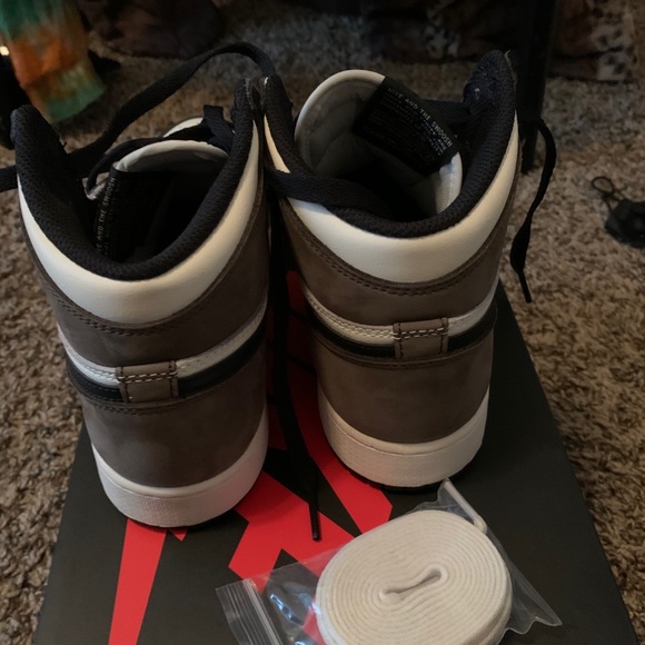 Jordan Retro 1 Mocha - Picture 5 of 7